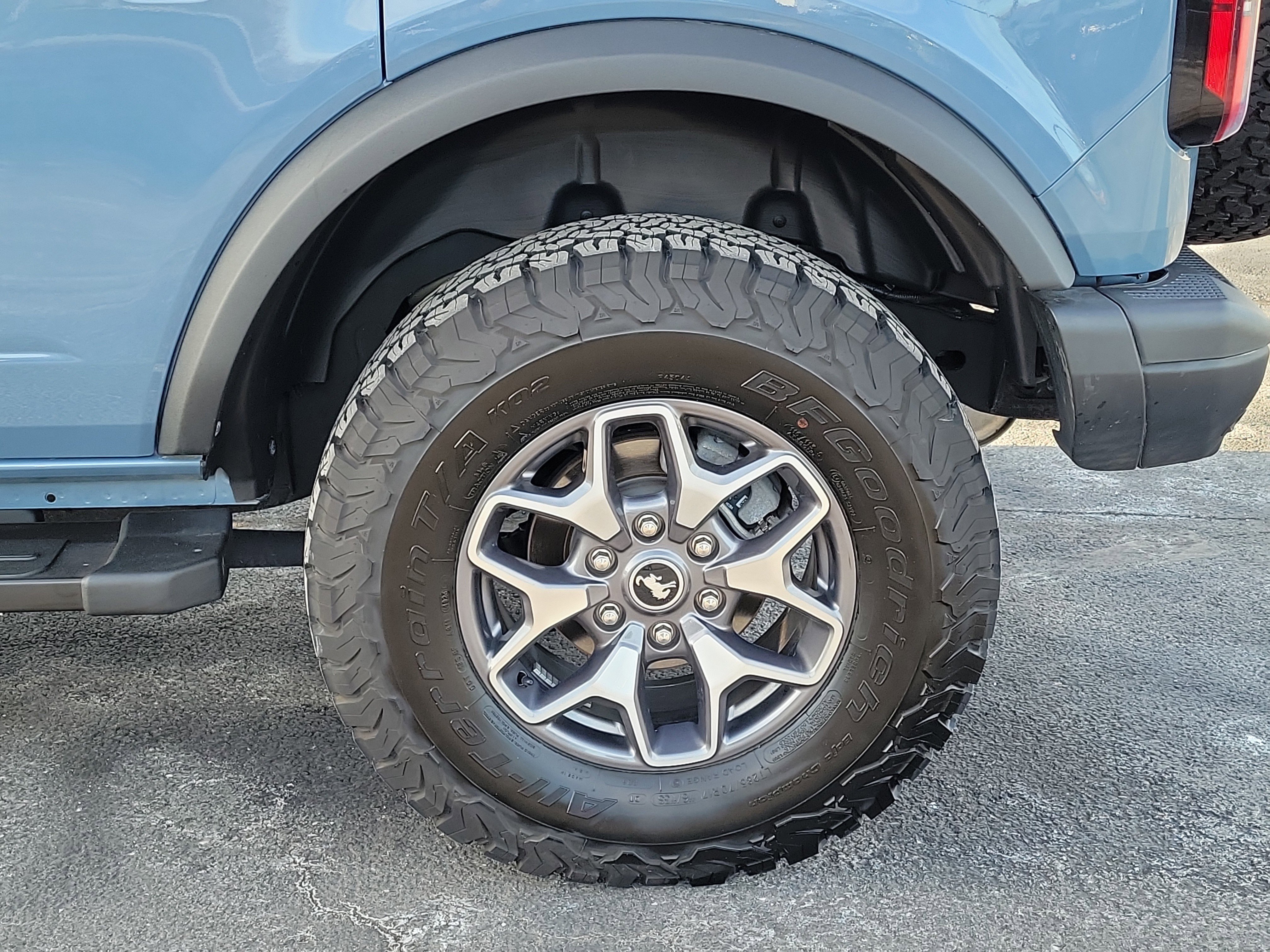 Certified 2024 Ford Bronco Badlands image 5