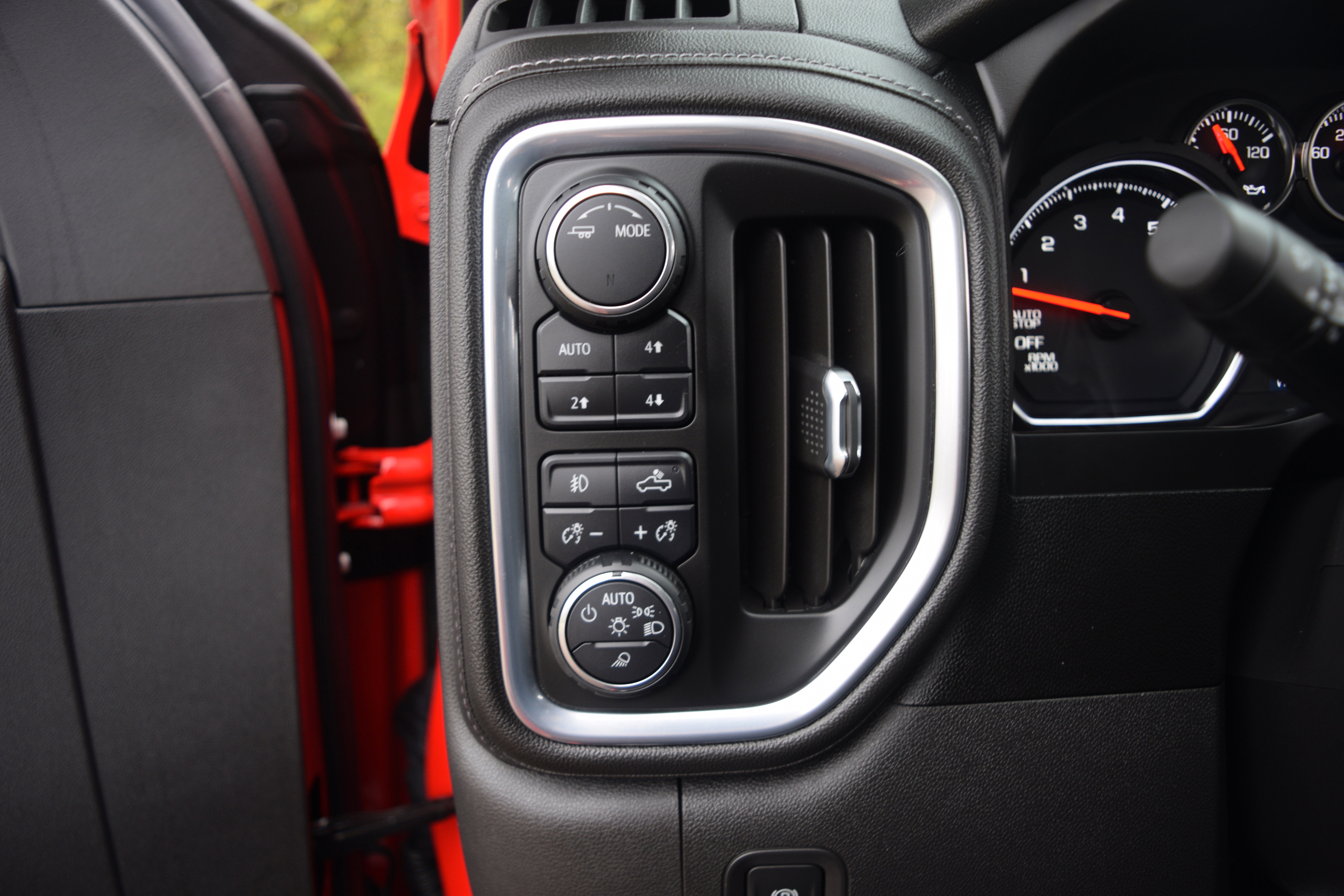 Used 2020 Chevrolet Silverado 1500 LT Trail Boss image 7