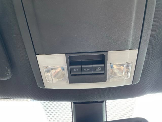 Certified 2018 Ford Explorer XLT w/ Equipment Group 202A AWD/4WD image 23