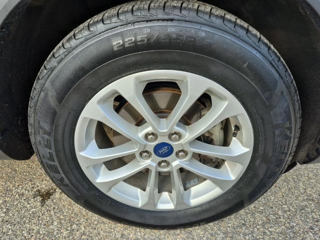 Certified 2020 Ford Escape SE image 10