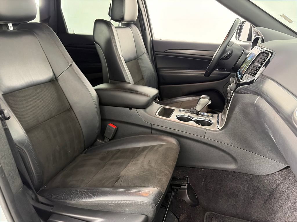 Used 2019 Jeep Grand Cherokee Altitude image 31