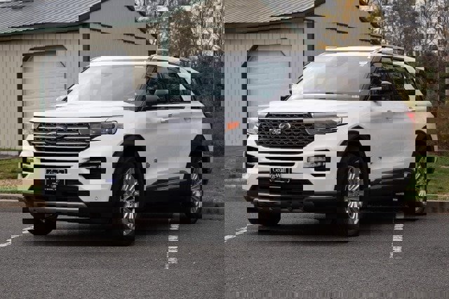 Certified 2022 Ford Explorer King Ranch w/ Technology Package image 1