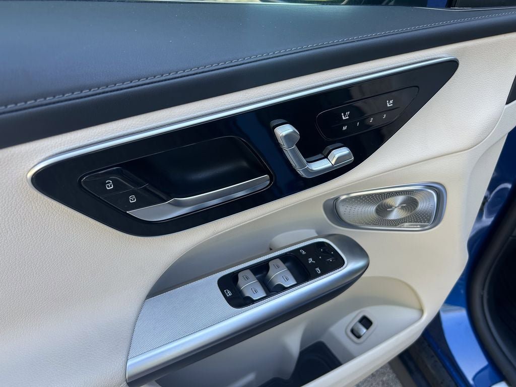 Used 2024 Mercedes-Benz GLC 300 4MATIC image 16