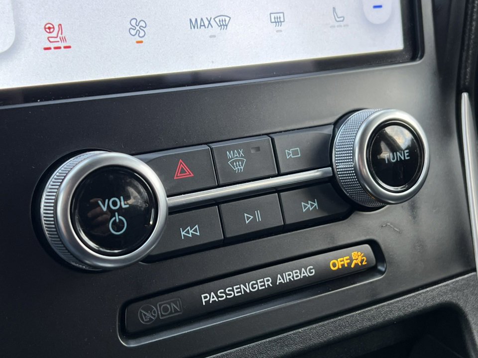 Certified 2024 Ford Edge SEL w/ Convenience Package image 28