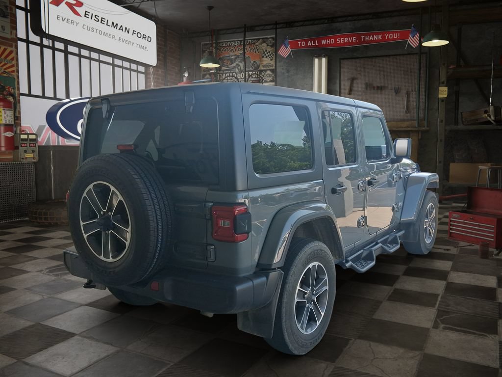 Used 2023 Jeep Wrangler Unlimited Sahara w/ LED Lighting Group AWD/4WD image 6