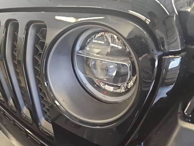 Used 2022 Jeep Gladiator Mojave w/ LED Lighting Group AWD/4WD image 29