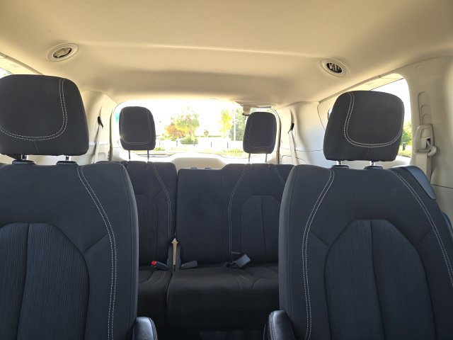 Used 2023 Chrysler Voyager LX FWD image 14