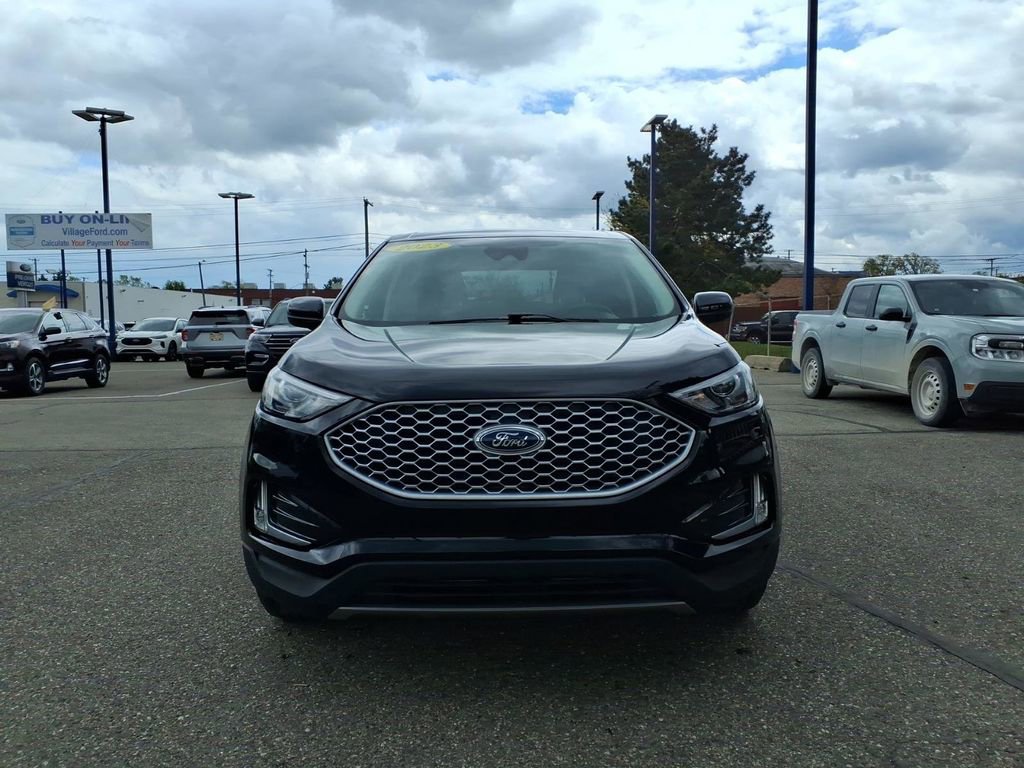 Certified 2023 Ford Edge SEL w/ Convenience Package AWD/4WD image 3