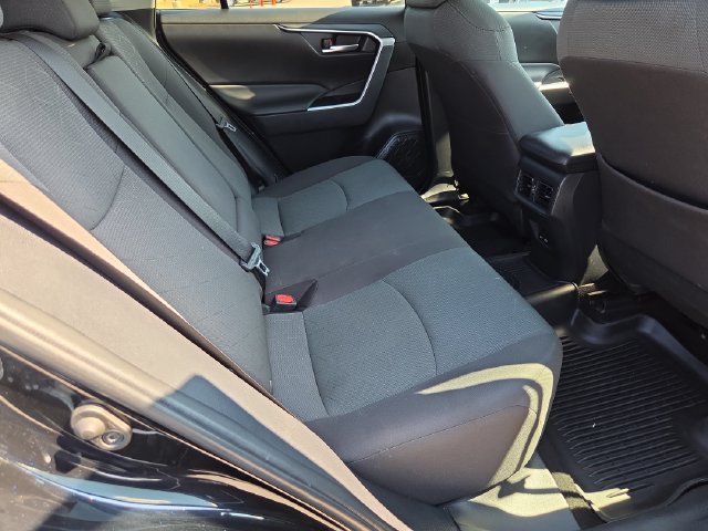 Used 2024 Toyota RAV4 XLE FWD image 28
