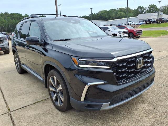 Used 2025 Honda Pilot Touring image 9