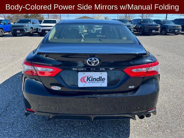 Used 2018 Toyota Camry SE w/ Convenience Package FWD image 3