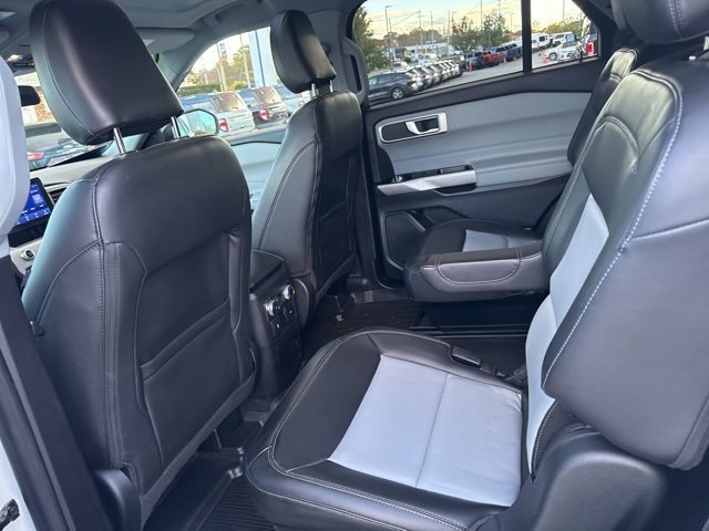 Certified 2022 Ford Explorer XLT w/ Equipment Group 202A image 12