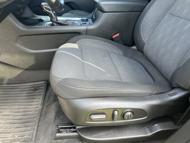 Used 2023 Chevrolet Traverse LT FWD image 15