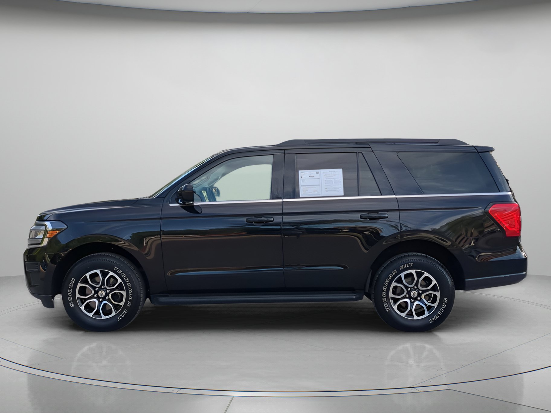 Certified 2024 Ford Expedition XLT RWD image 43