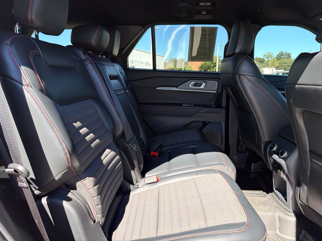 Certified 2025 Ford Explorer ST-Line RWD image 30