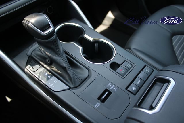 Used 2022 Toyota Highlander XSE FWD image 19