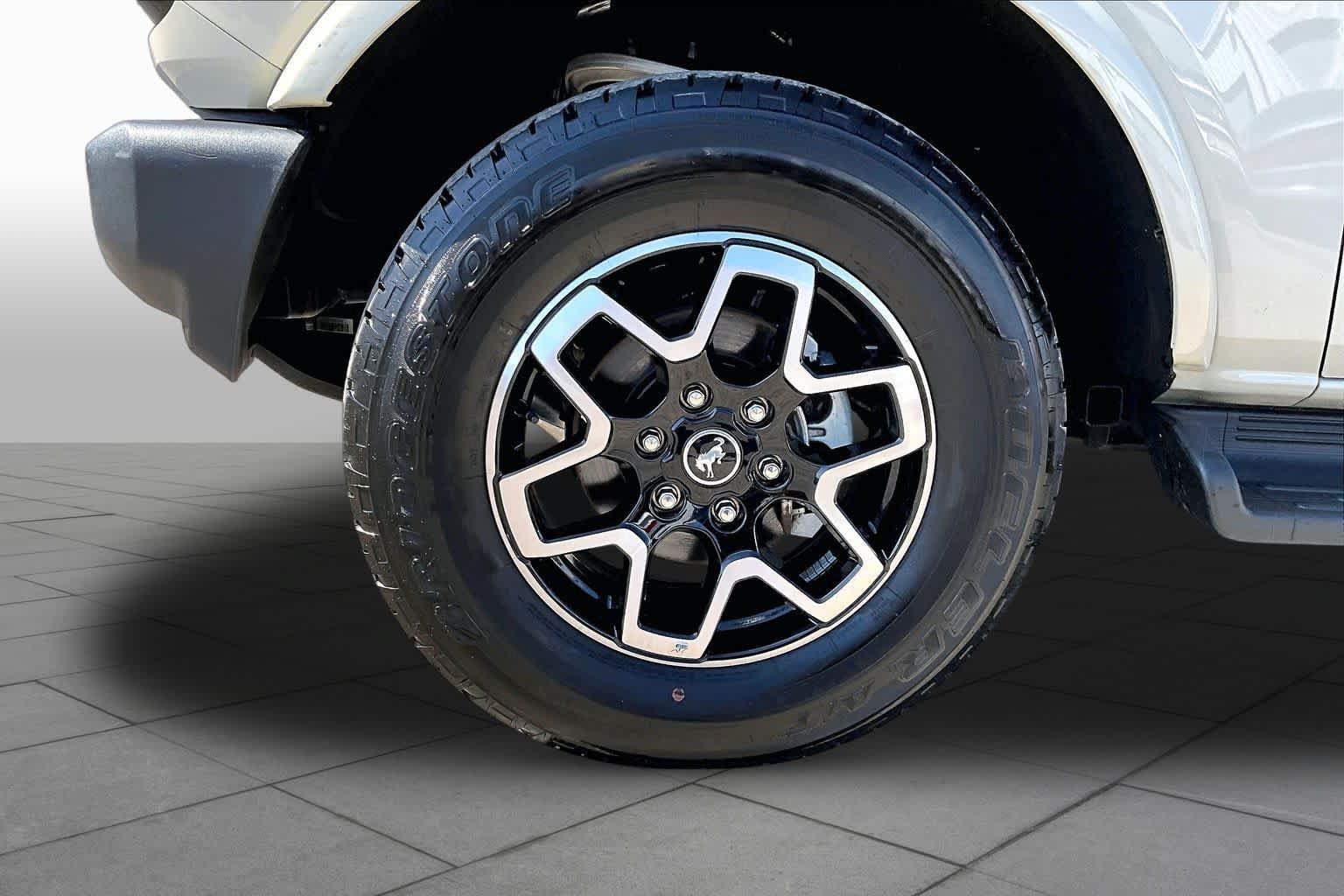 Certified 2025 Ford Bronco Outer Banks AWD/4WD image 11