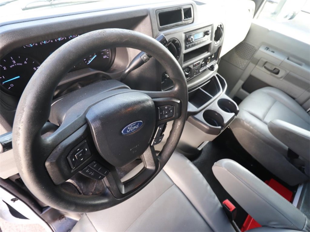 Certified 2022 Ford E-450 and Econoline 450 Super Duty w/ Power Windows & Locks Group image 12