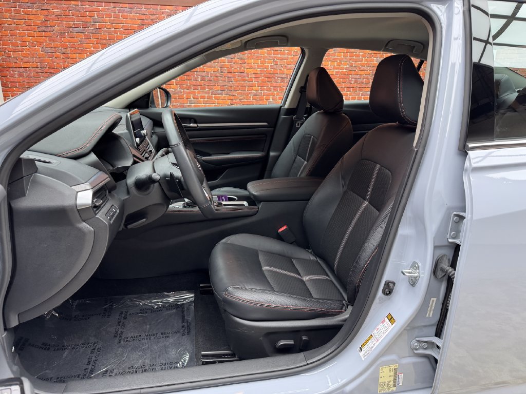 Used 2023 Nissan Altima 2.5 SR FWD image 23