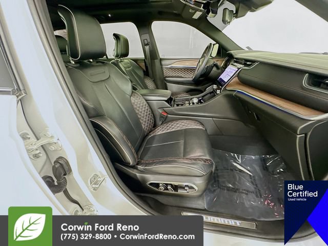 Used 2022 Jeep Grand Cherokee Summit w/ Advanced Protech Group IV AWD/4WD image 32