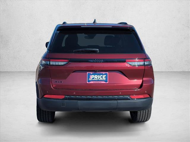 Used 2022 Jeep Grand Cherokee Altitude AWD/4WD image 8