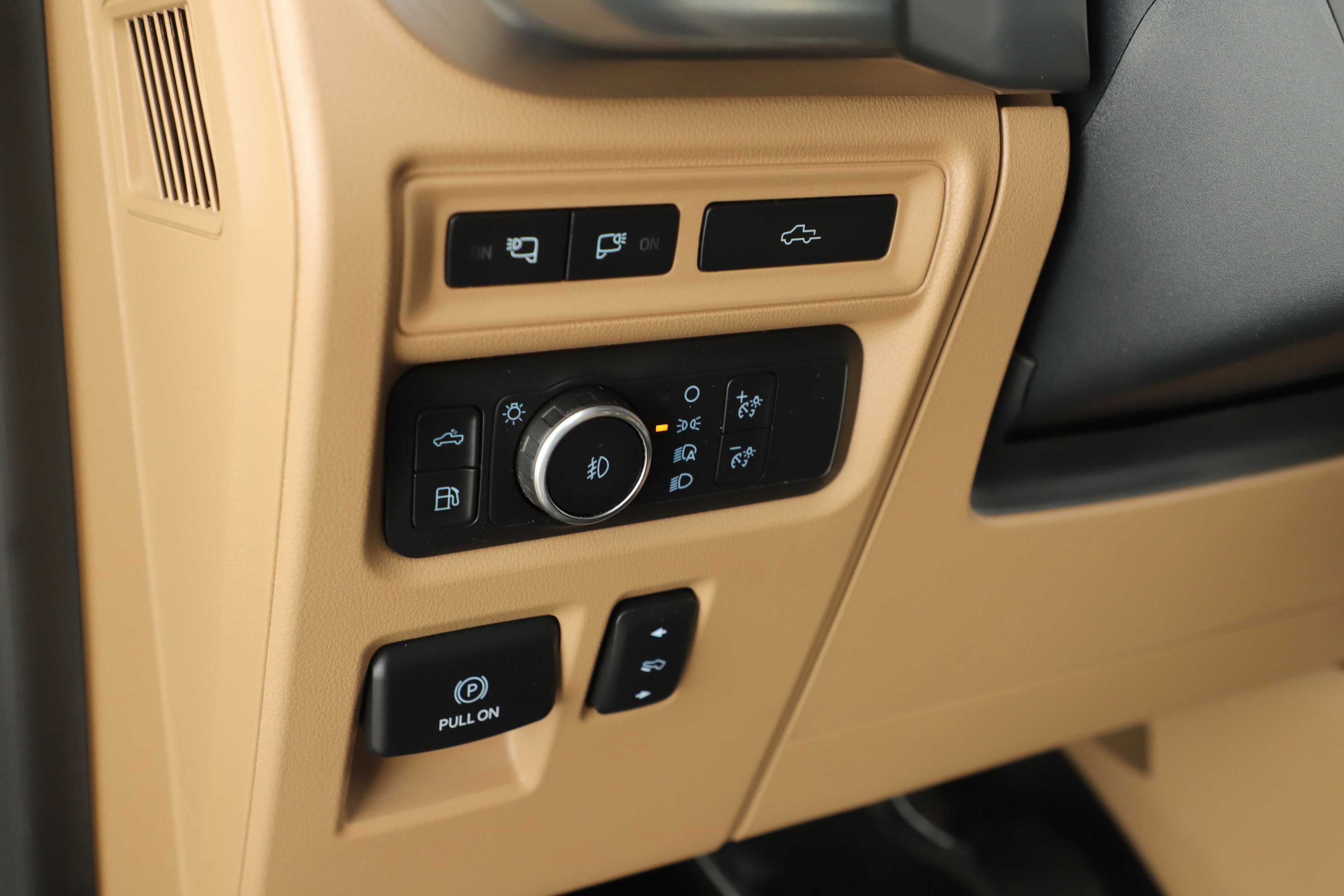 Certified 2021 Ford F150 Lariat w/ Equipment Group 502A High image 13