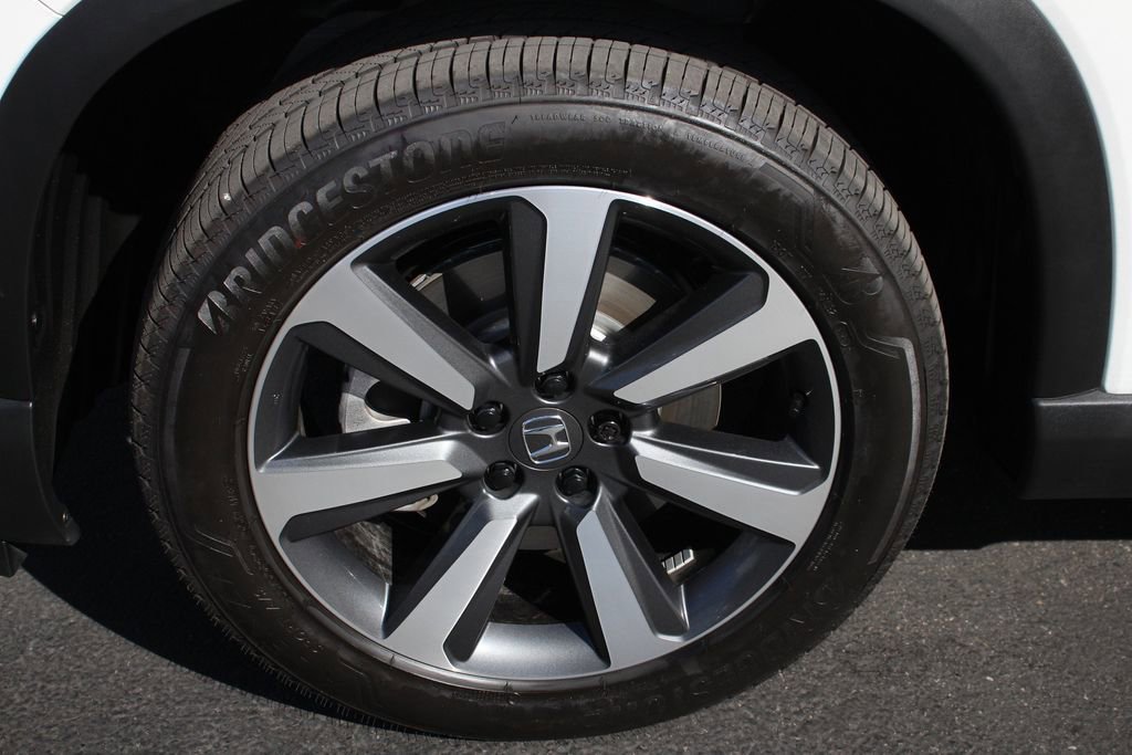 Used 2025 Honda Pilot Touring image 14