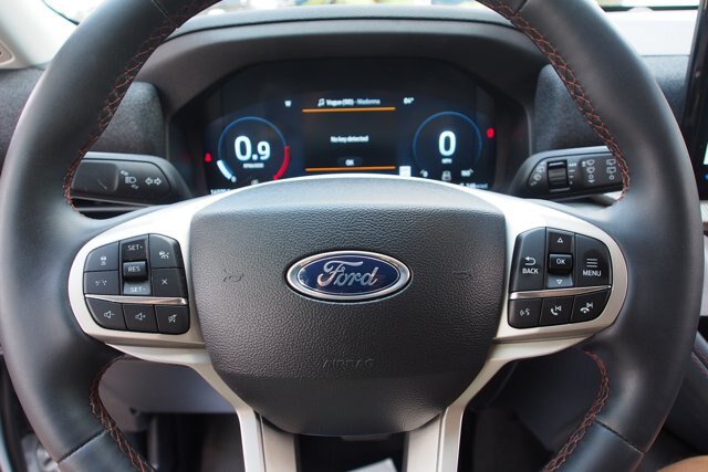 Certified 2025 Ford Explorer Active RWD image 23