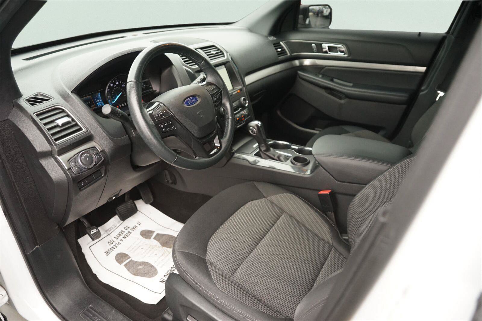 Certified 2019 Ford Explorer XLT w/ Equipment Group 201A FWD image 8
