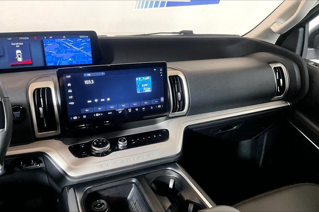 Certified 2025 Ford Expedition Active AWD/4WD image 5