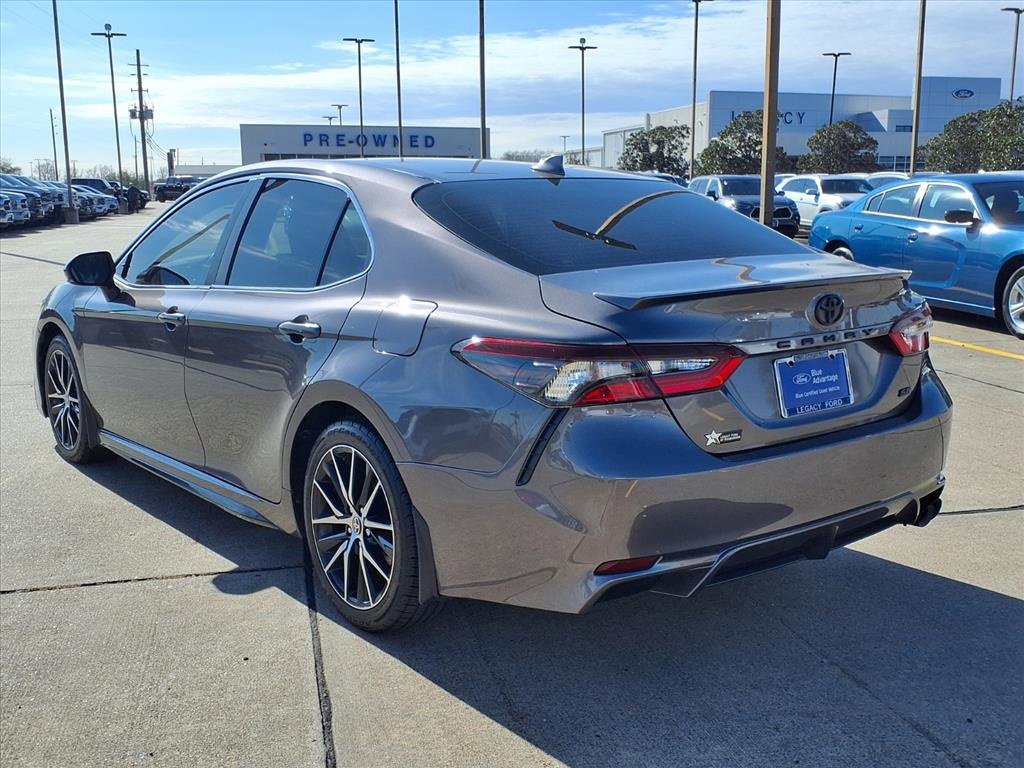 Used 2023 Toyota Camry SE image 4