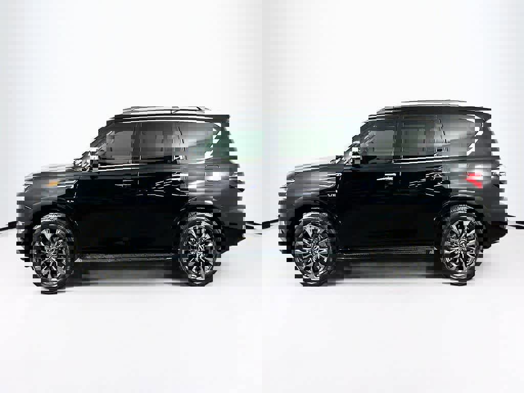 Used 2022 Nissan Armada Platinum image 2