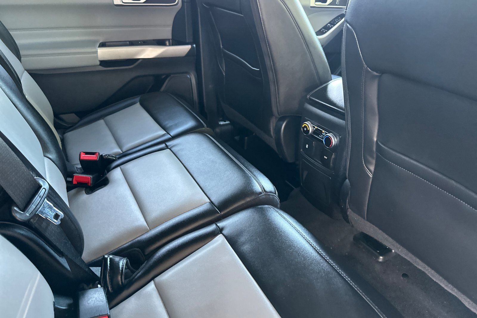 Certified 2022 Ford Explorer XLT w/ Equipment Group 202A image 19