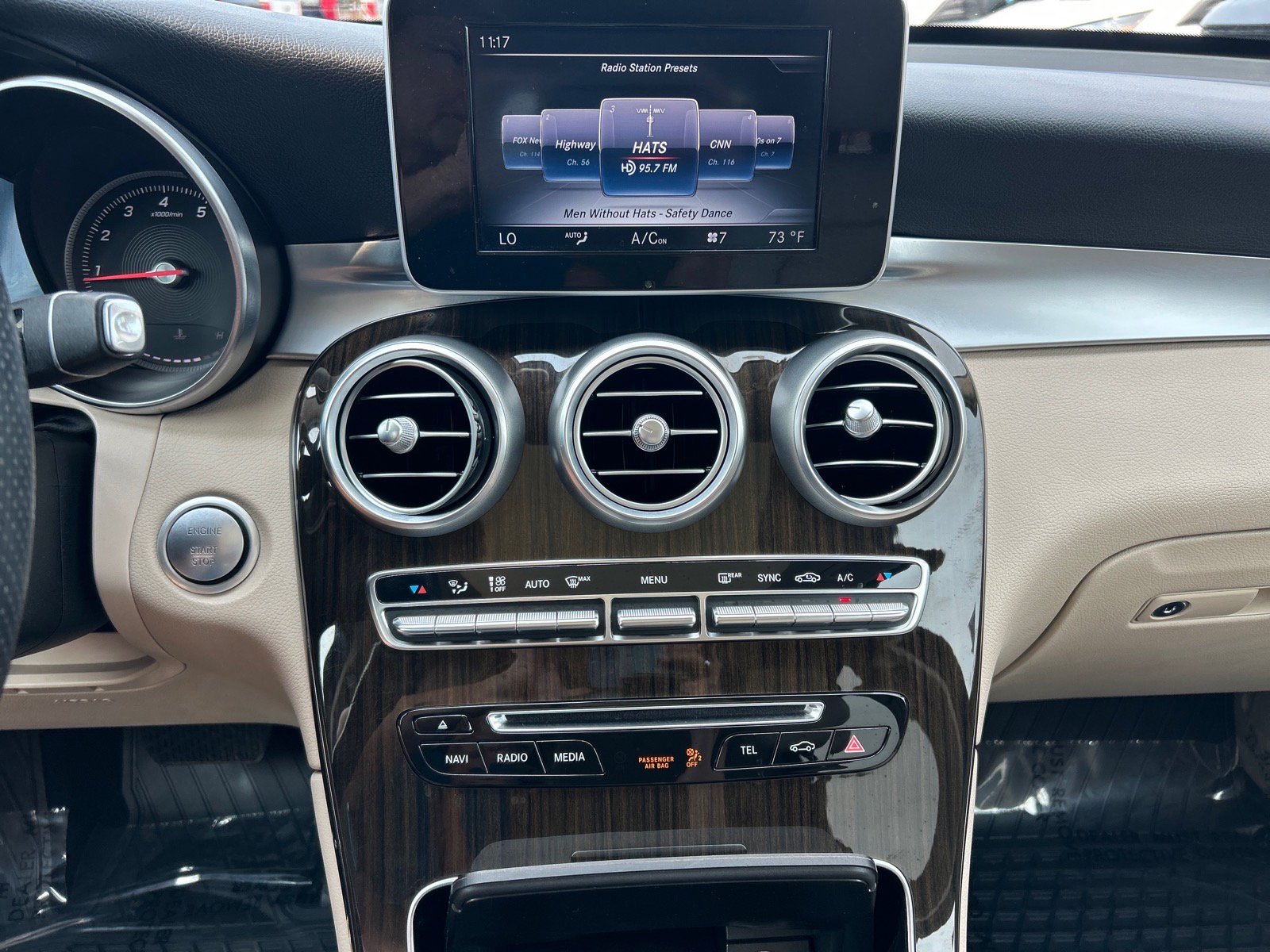Used 2018 Mercedes-Benz GLC 300 4MATIC image 27