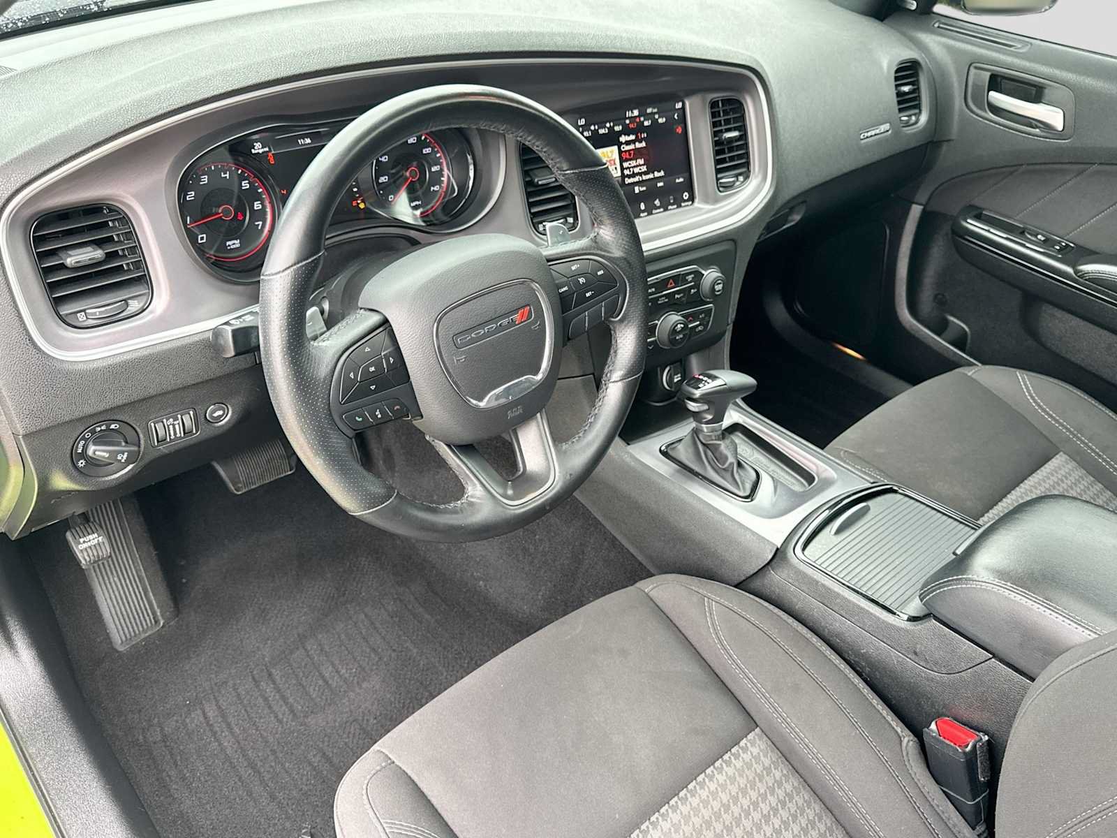 Used 2019 Dodge Charger SXT w/ Blacktop Package AWD/4WD image 2