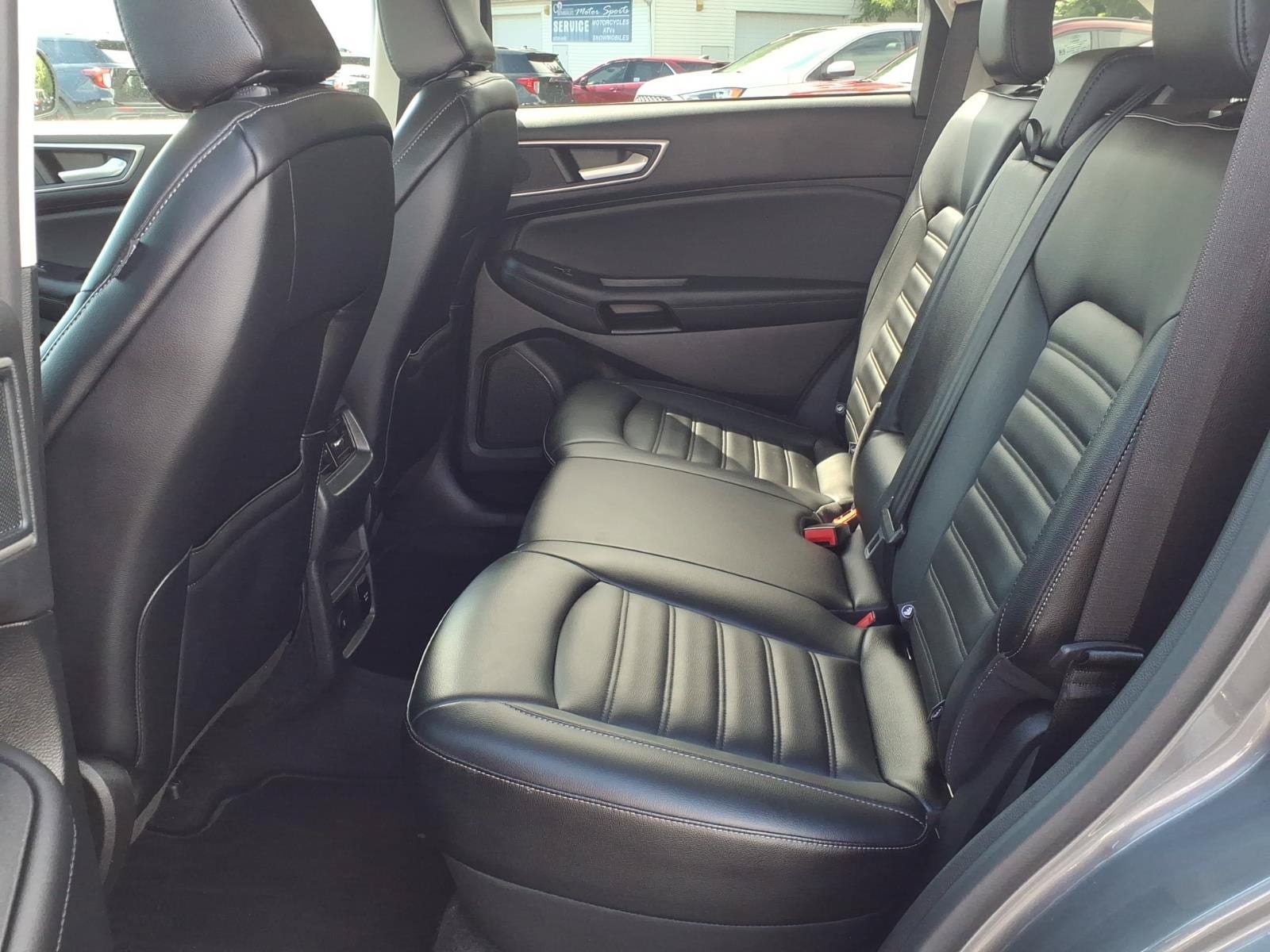 Certified 2024 Ford Edge SEL w/ Convenience Package AWD/4WD image 3