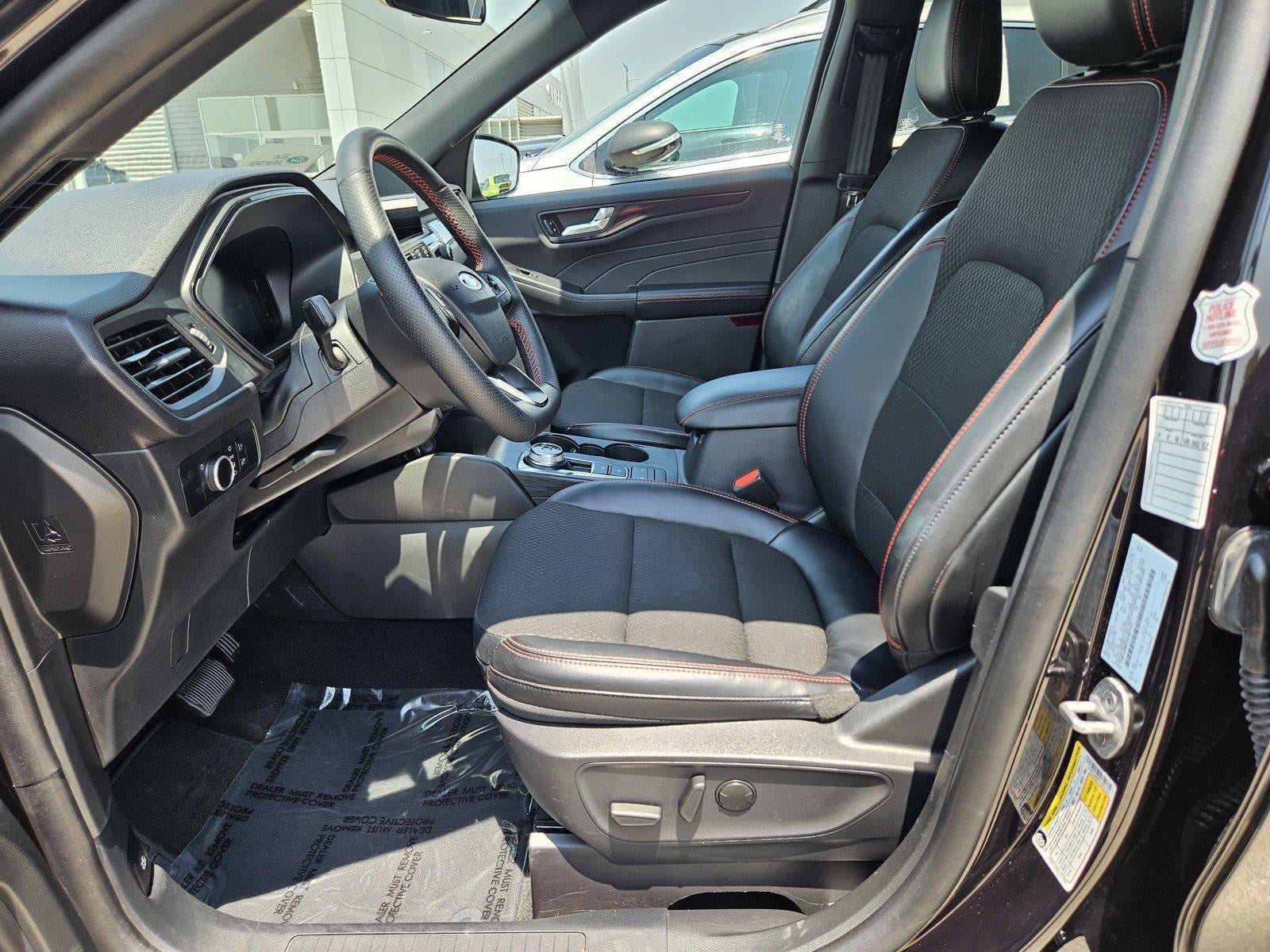 Certified 2025 Ford Escape ST-Line AWD/4WD image 14