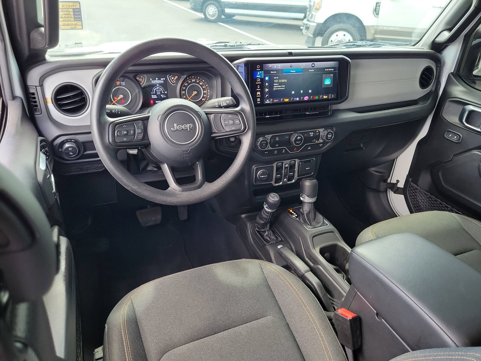 Used 2025 Jeep Gladiator Sport AWD/4WD image 10