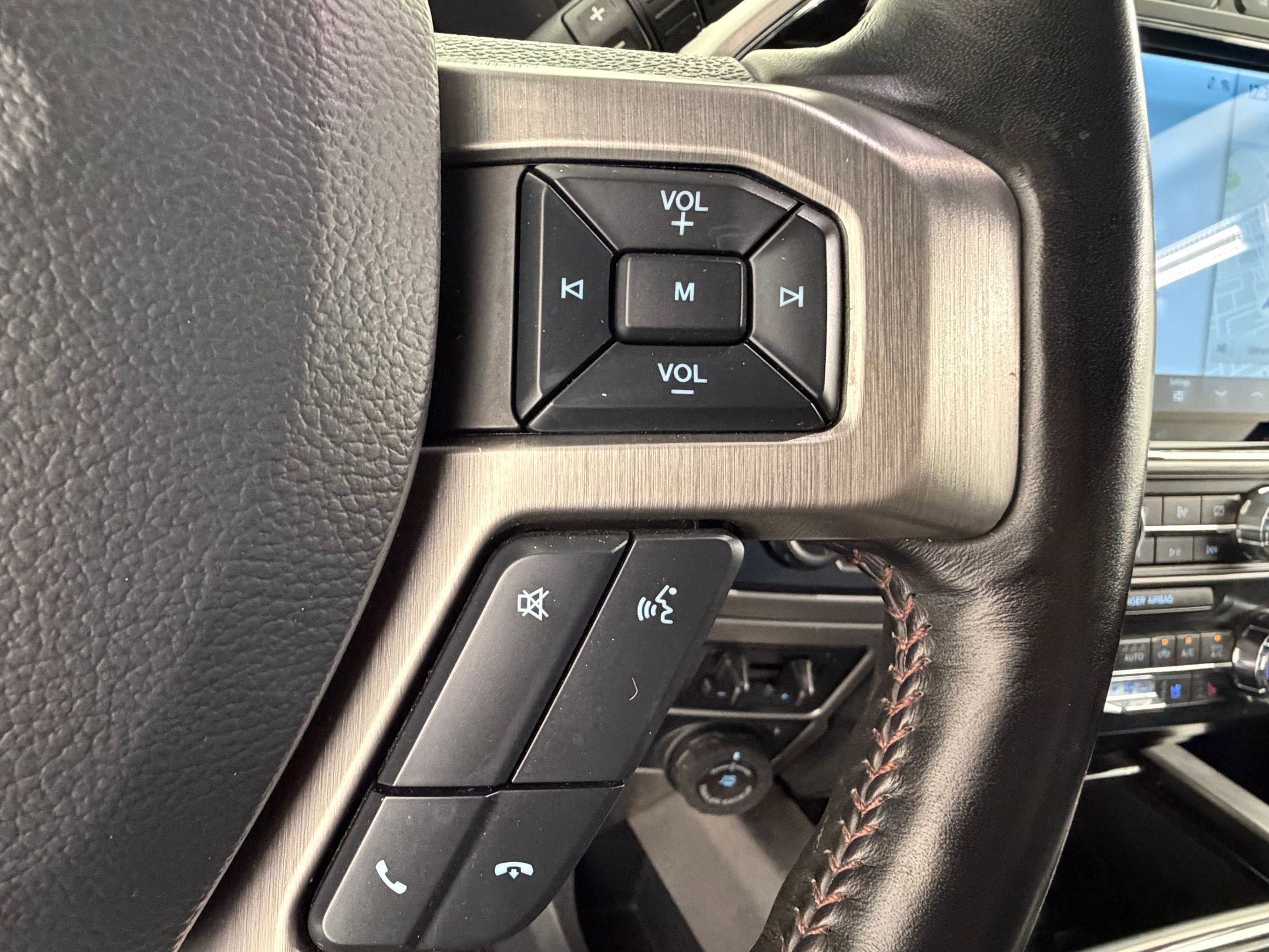 Certified 2022 Ford F450 Platinum w/ FX4 Off-Road Package image 28