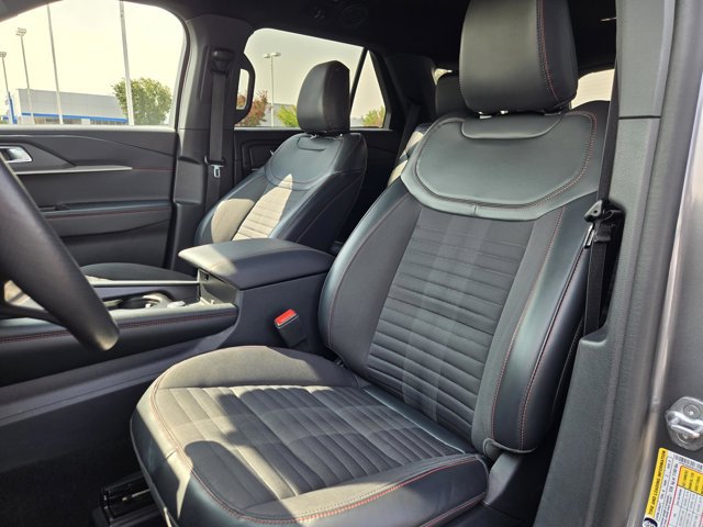 Certified 2025 Ford Explorer ST-Line AWD/4WD image 19