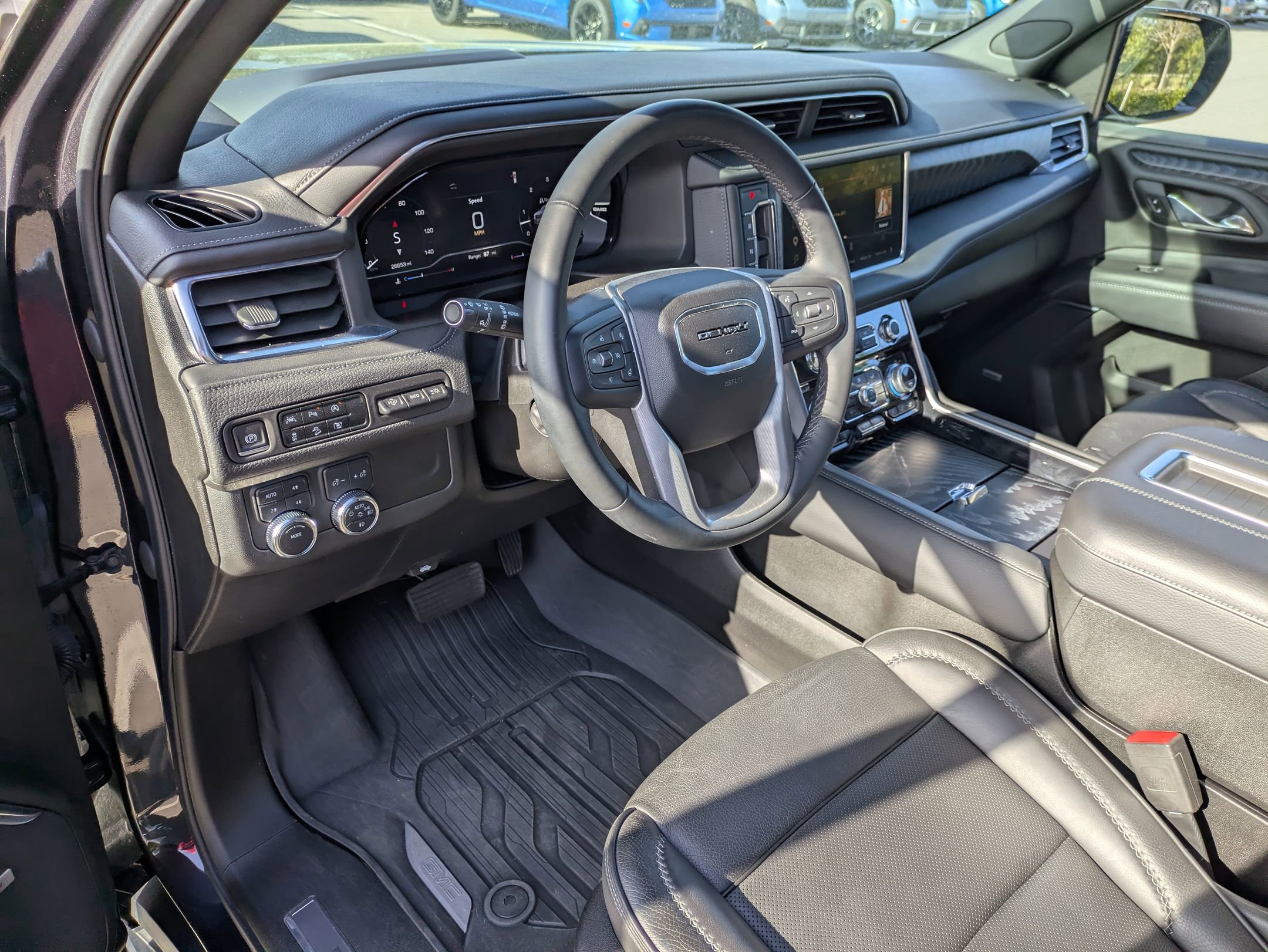 Used 2023 GMC Yukon Denali w/ LPO, Floor Liner Package AWD/4WD image 14
