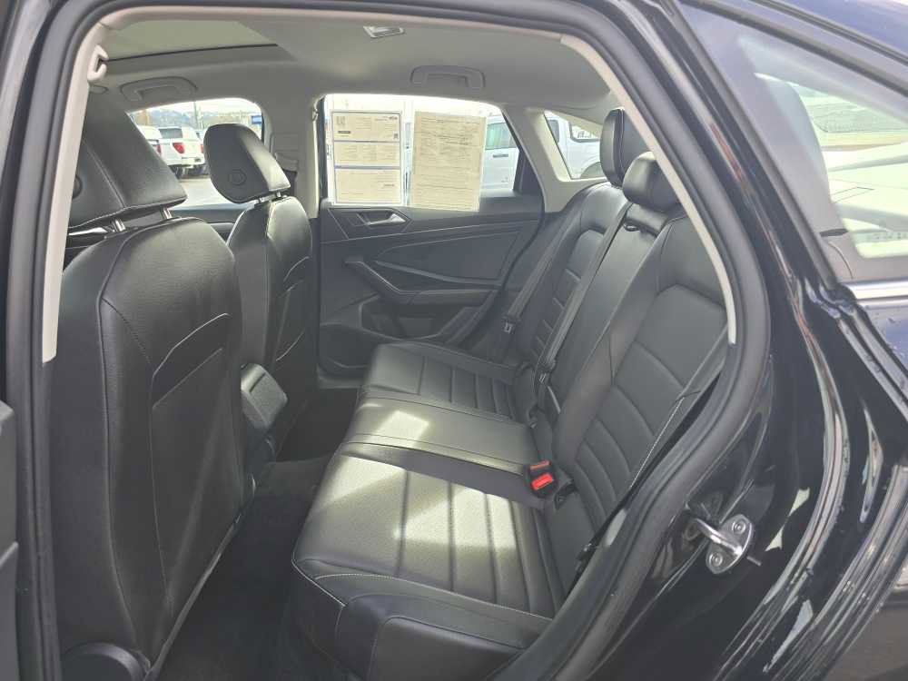 Used 2024 Volkswagen Jetta SE image 17
