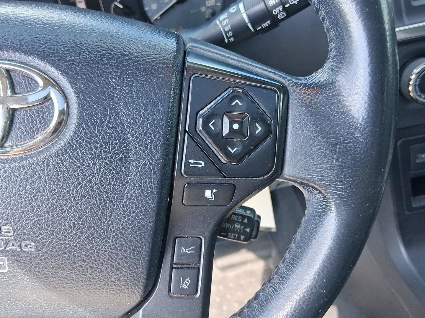Used 2019 Toyota Sequoia Limited w/ Safety & Convenience Package AWD/4WD image 19