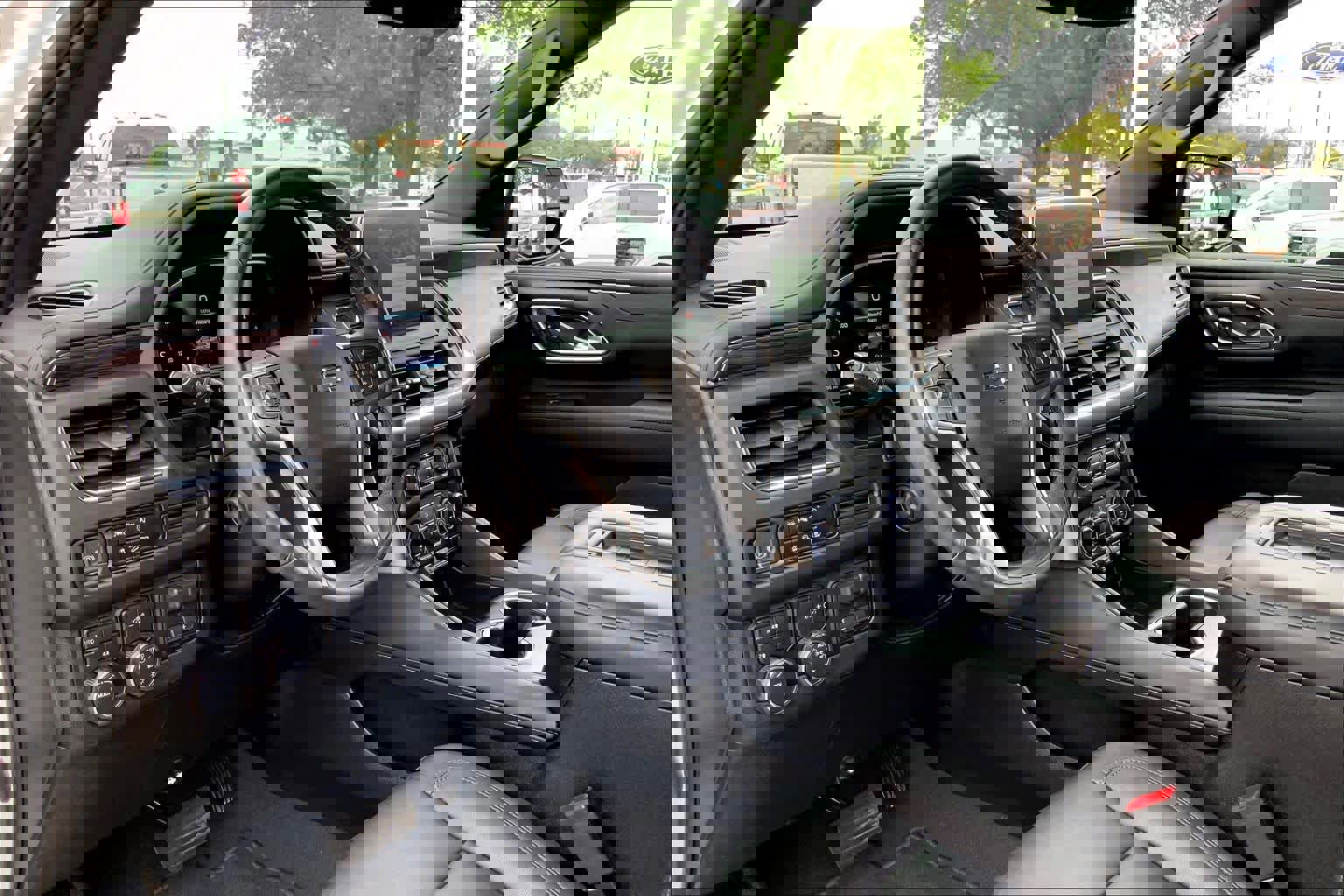 Used 2023 Chevrolet Tahoe Z71 w/ Luxury Package image 18