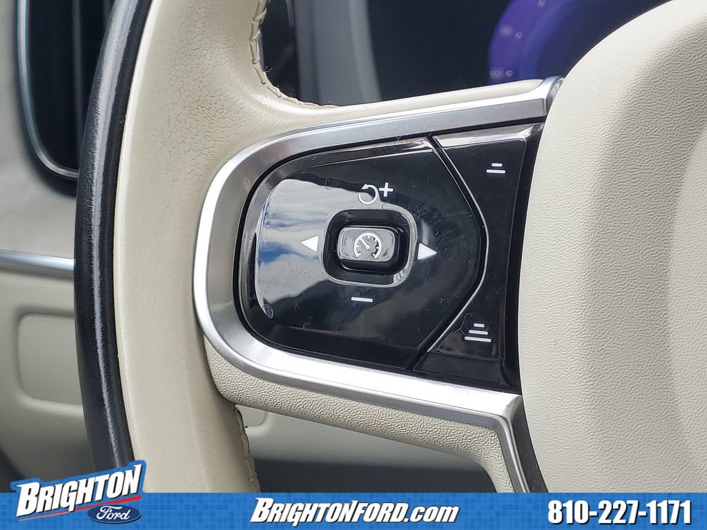 Used 2023 Volvo XC60 B5 Plus AWD/4WD image 21