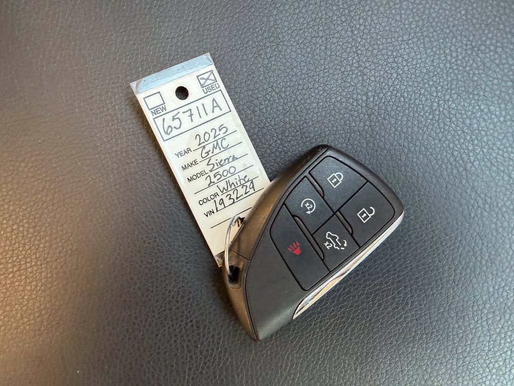 Used 2025 GMC Sierra 2500 AT4 w/ AT4 Premium Plus Package AWD/4WD image 44