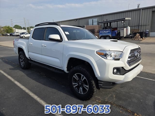 Used 2017 Toyota Tacoma 4x4 Double Cab image 3