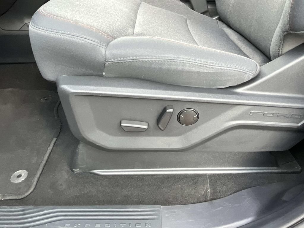Certified 2025 Ford Expedition Max Active AWD/4WD image 34
