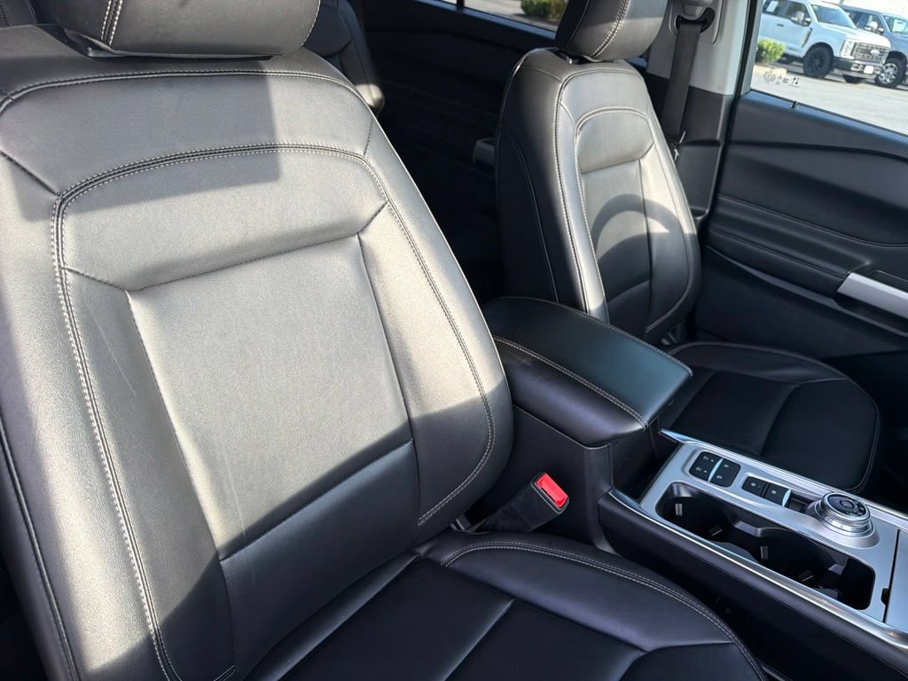 Certified 2023 Ford Explorer XLT w/ Equipment Group 202A RWD image 13