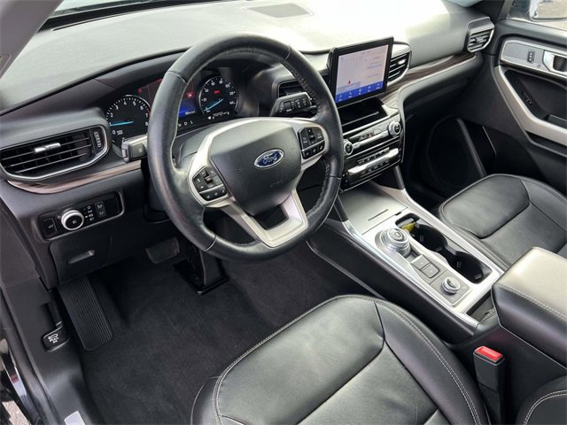 Certified 2022 Ford Explorer Limited w/ Equipment Group 301A image 28